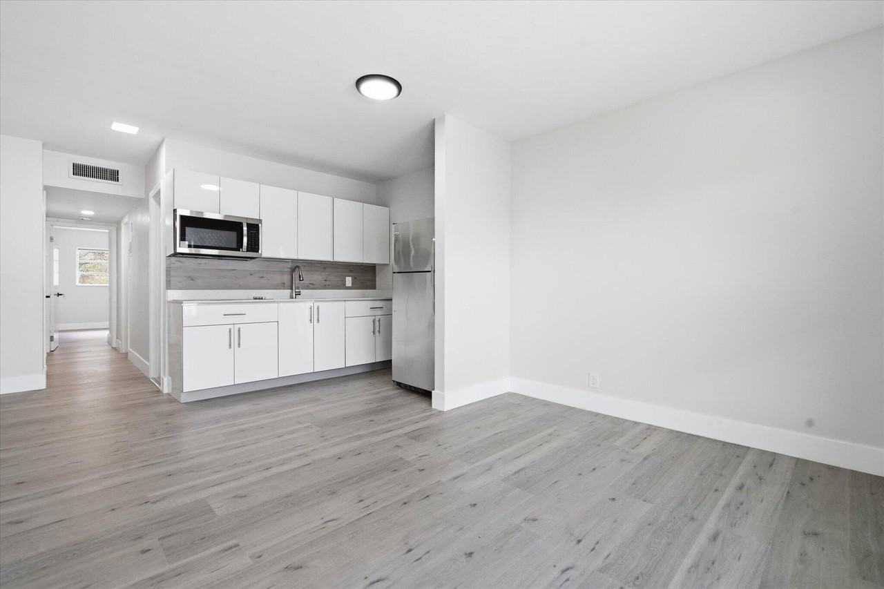 1638 Plunkett St #1 - Photo 3 of 23