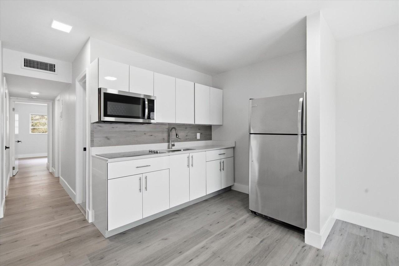 1638 Plunkett St #1 - Photo 6 of 23