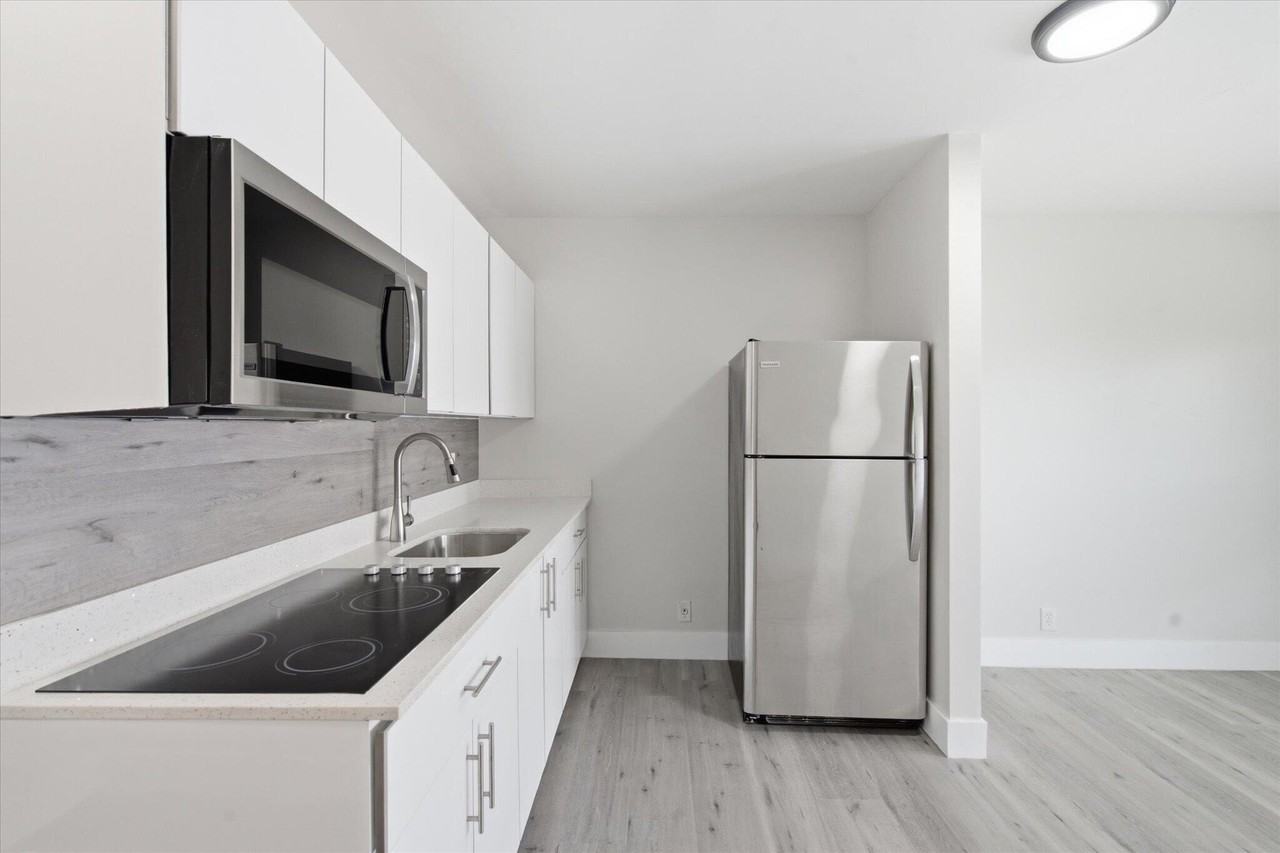 1638 Plunkett St #1 - Photo 7 of 23