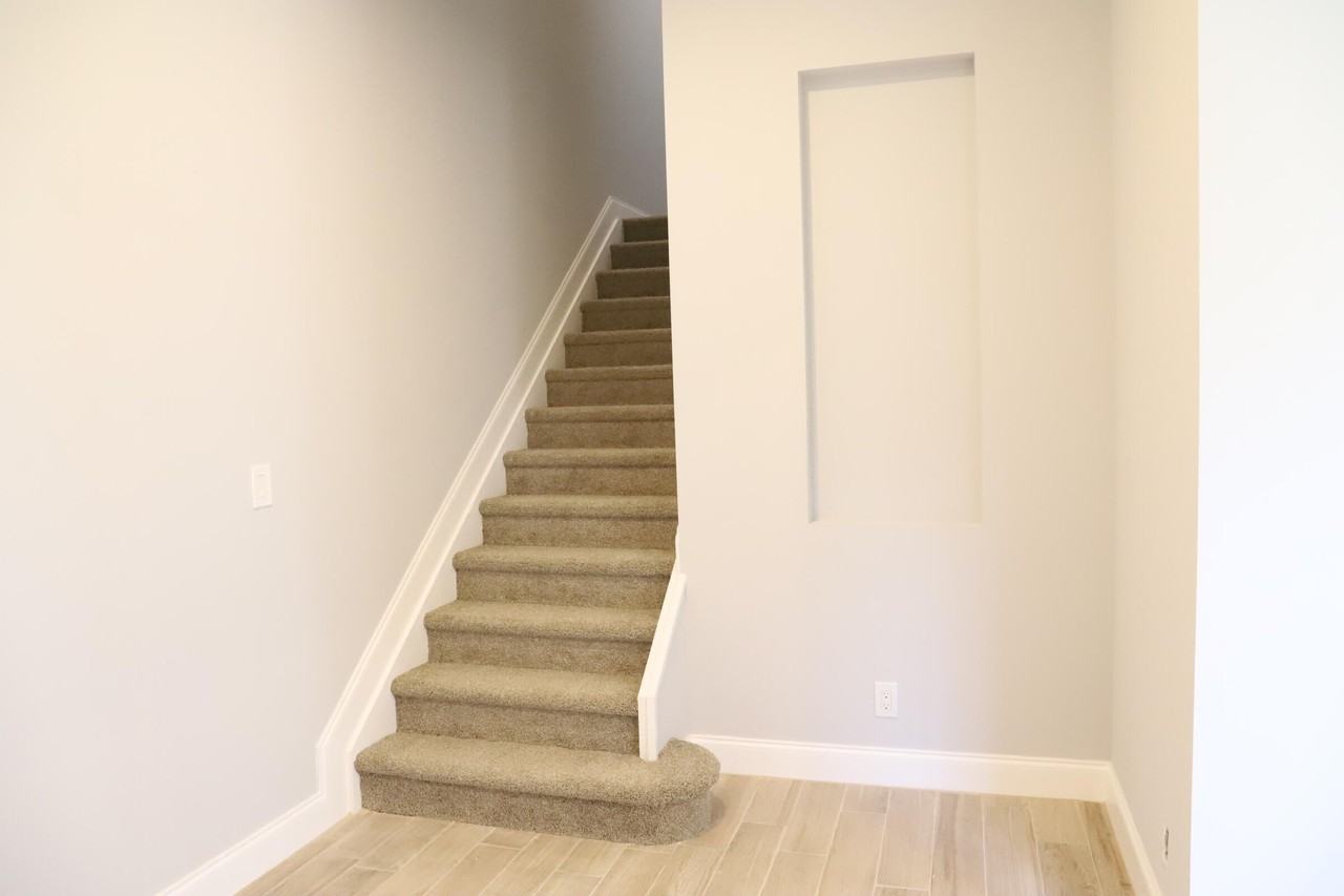 806 Nw 82nd Pl - Photo 4 of 37