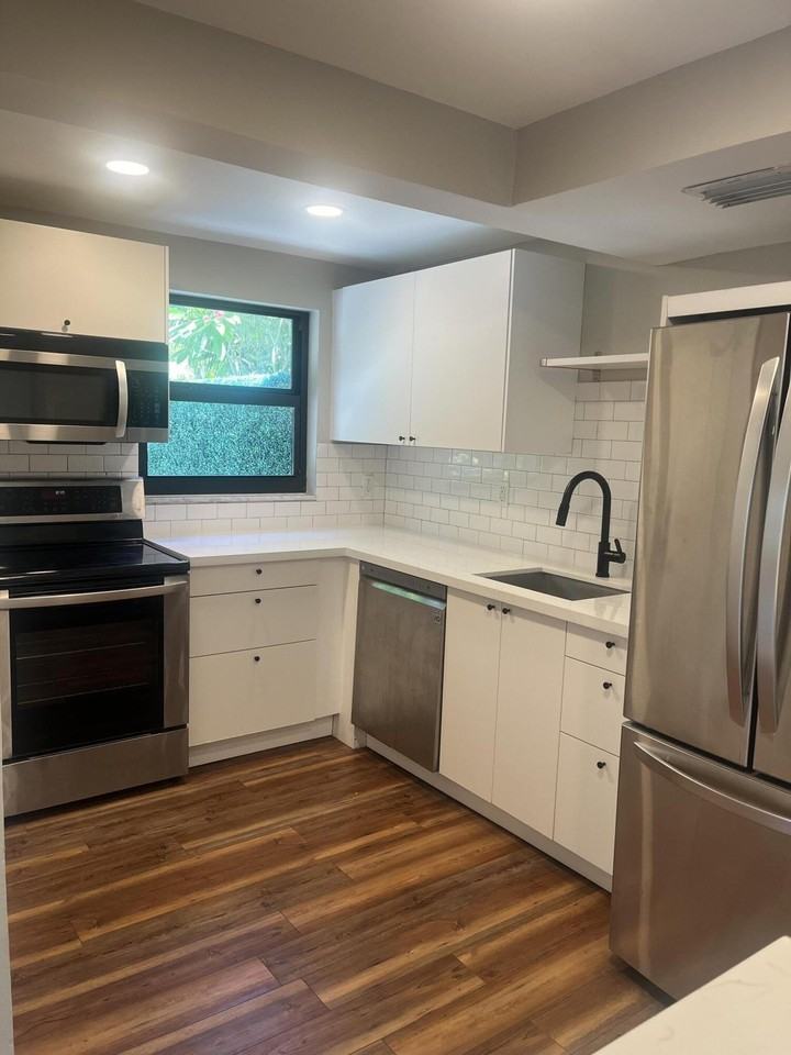 1728 Ne 2nd Ave #2 - Photo 5 of 22
