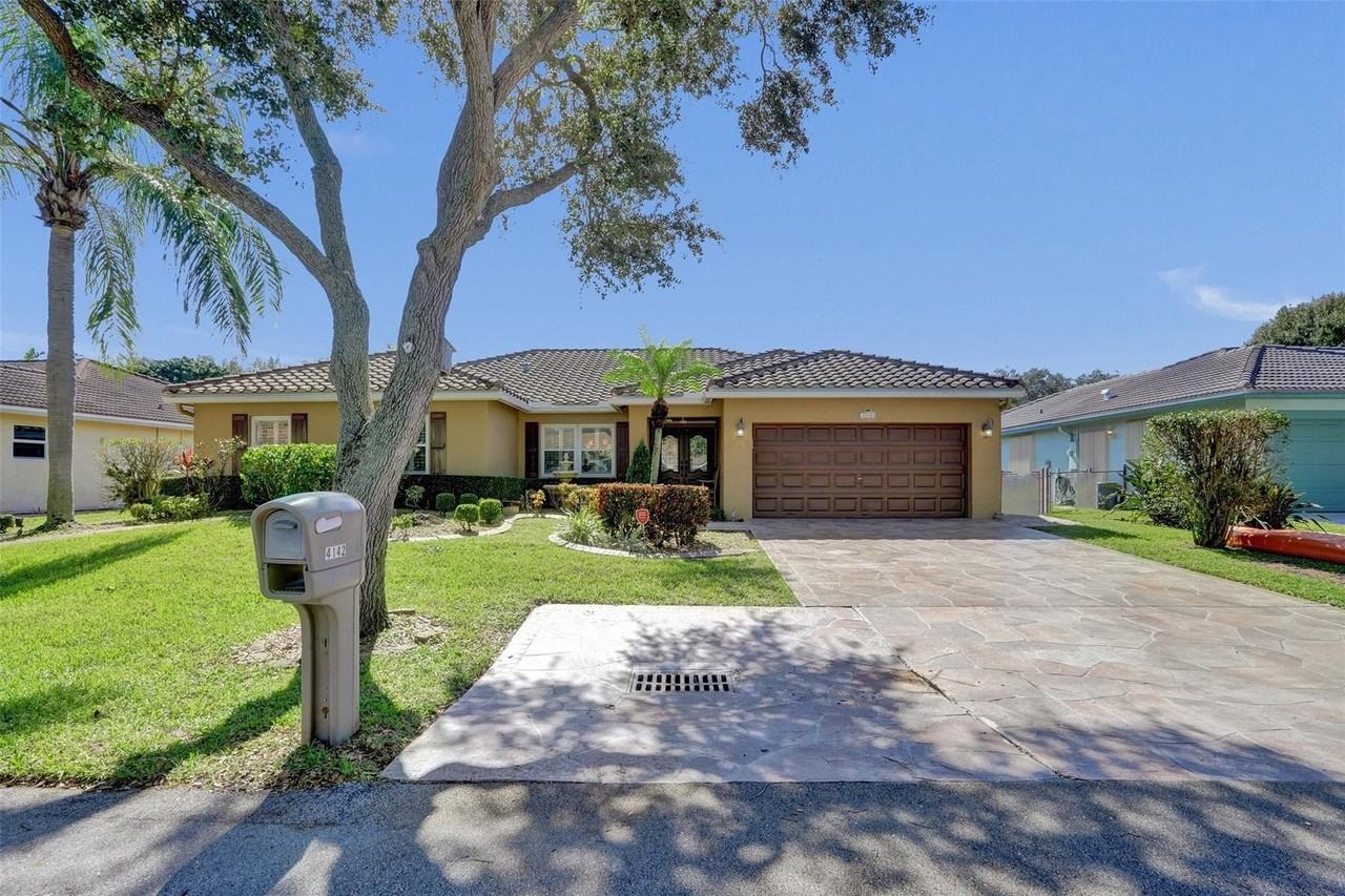 4142 Nw 58th Dr - Photo 2 of 50