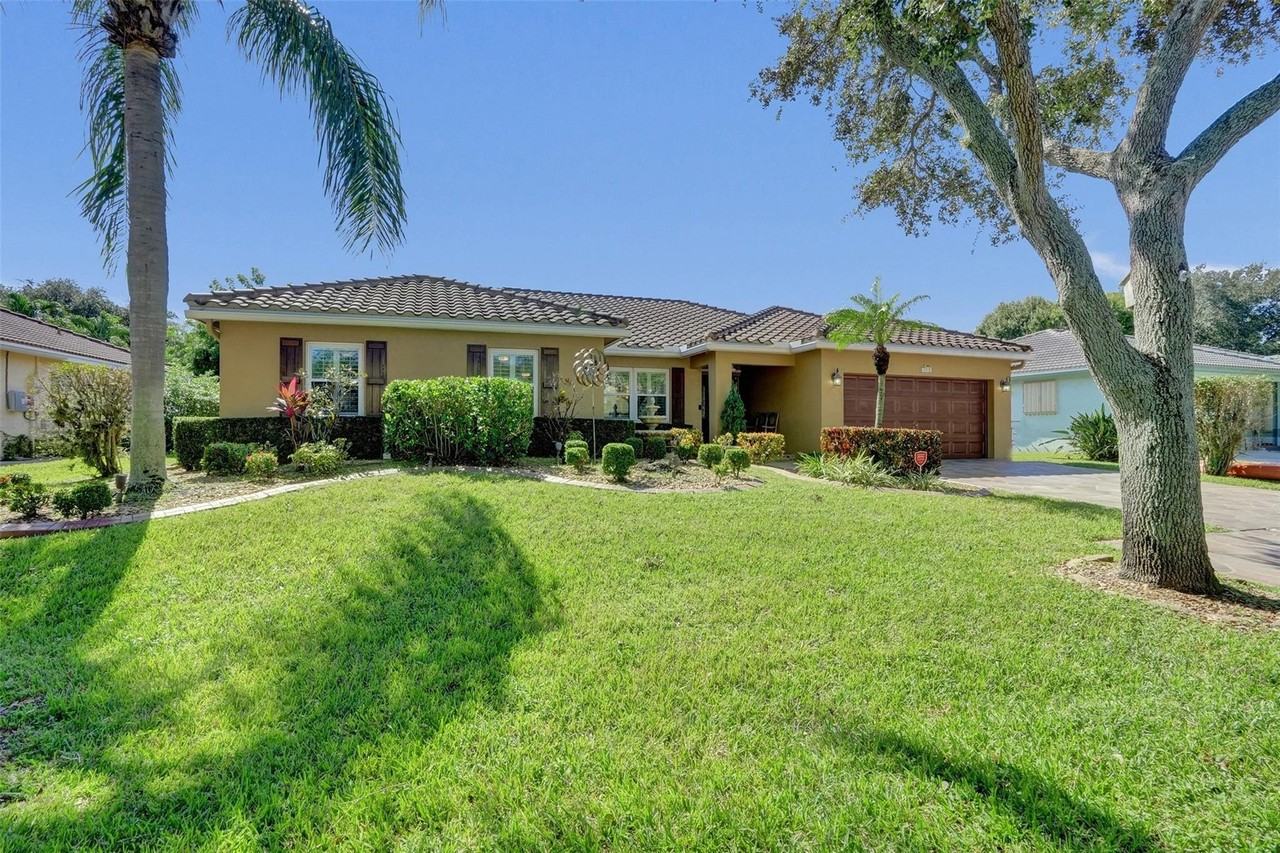4142 Nw 58th Dr - Photo 4 of 50