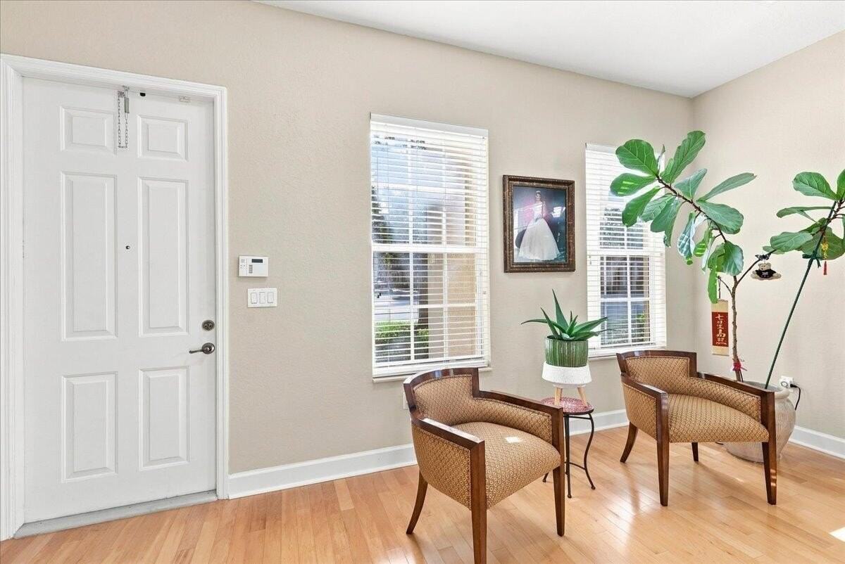 701 Sw 147th Ave - Photo 2 of 27
