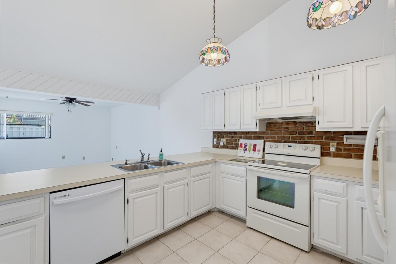 6846 Bianchini Cir - Photo 5 of 25
