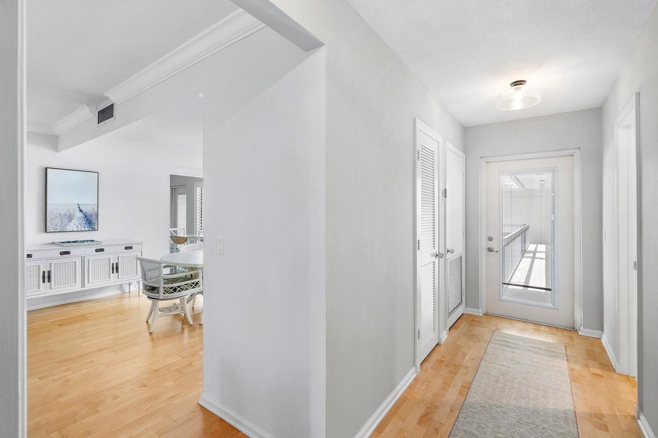 4022 Quail Ridge Dr N Apt B - Photo 3 of 28