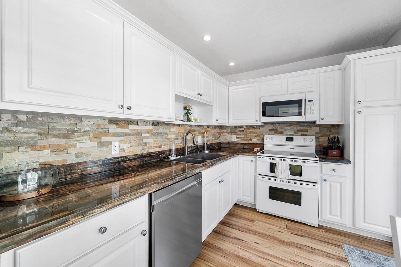 4022 Quail Ridge Dr N Apt B - Photo 7 of 28