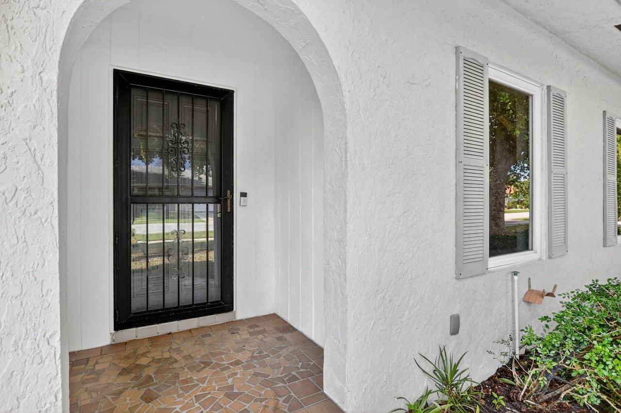 1544 Nw 9th St - Photo 5 of 50