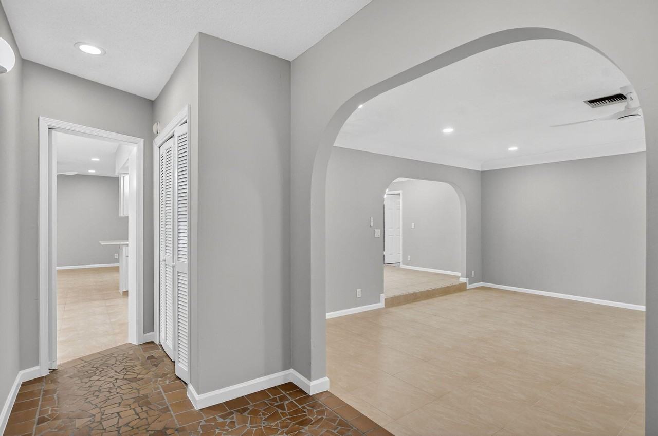 1544 Nw 9th St - Photo 7 of 50