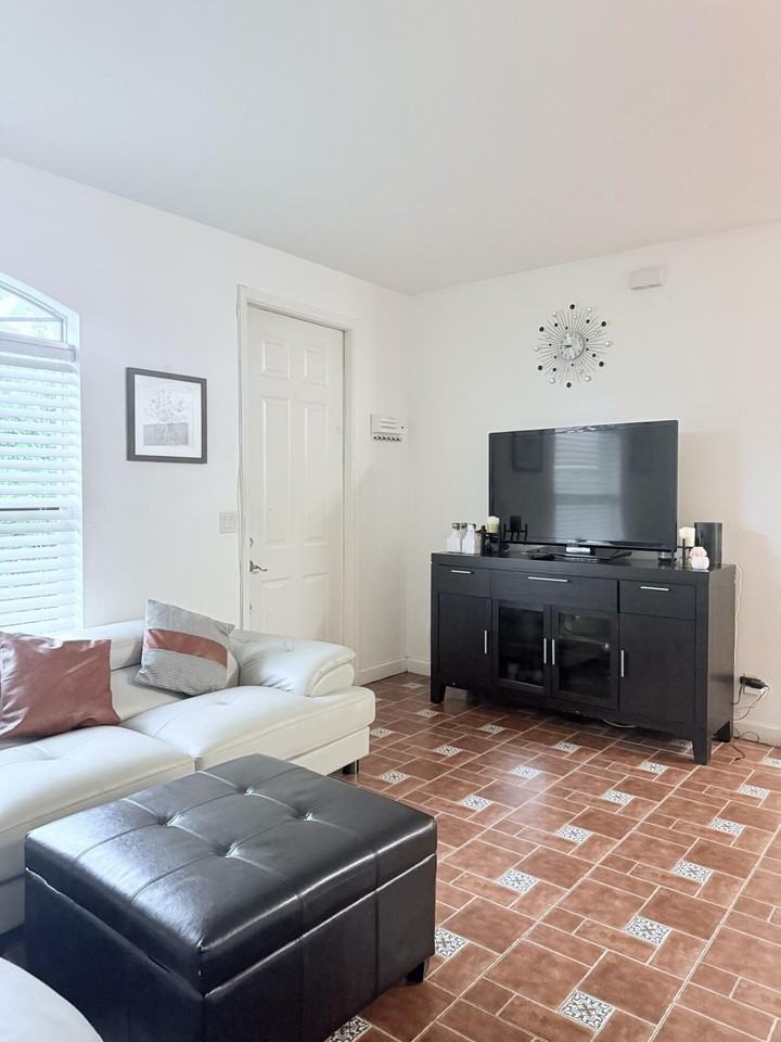 11937 Sturbridge Ln #10B - Photo 5 of 29