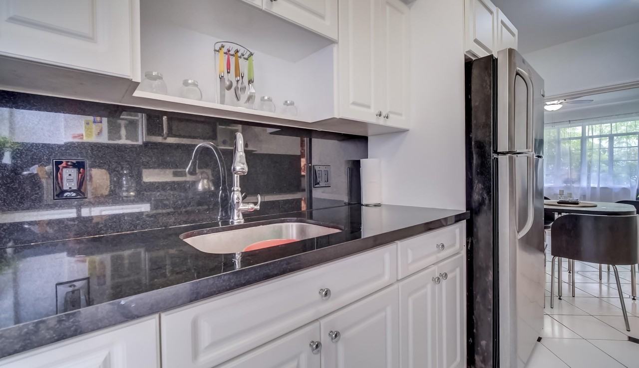 825 Jefferson Ave #2 - Photo 5 of 28