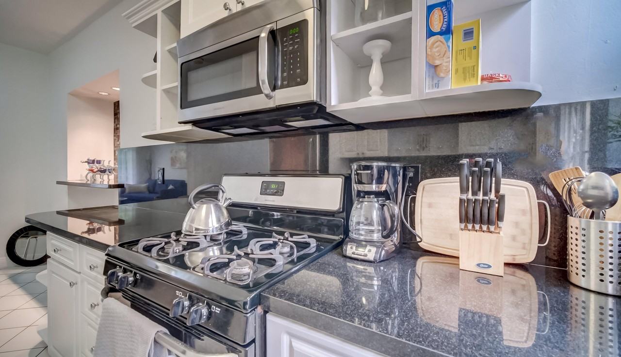825 Jefferson Ave #2 - Photo 7 of 28