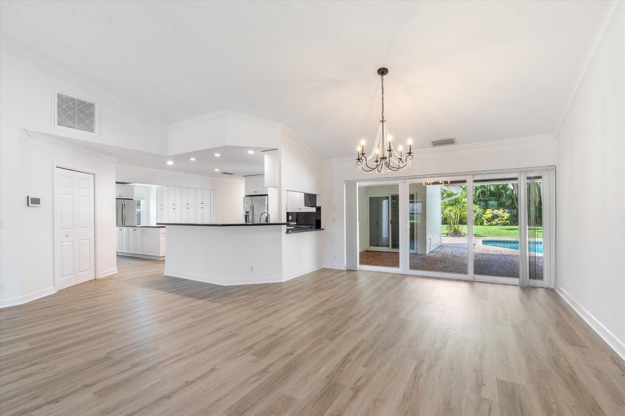 1375 Nw 16th St