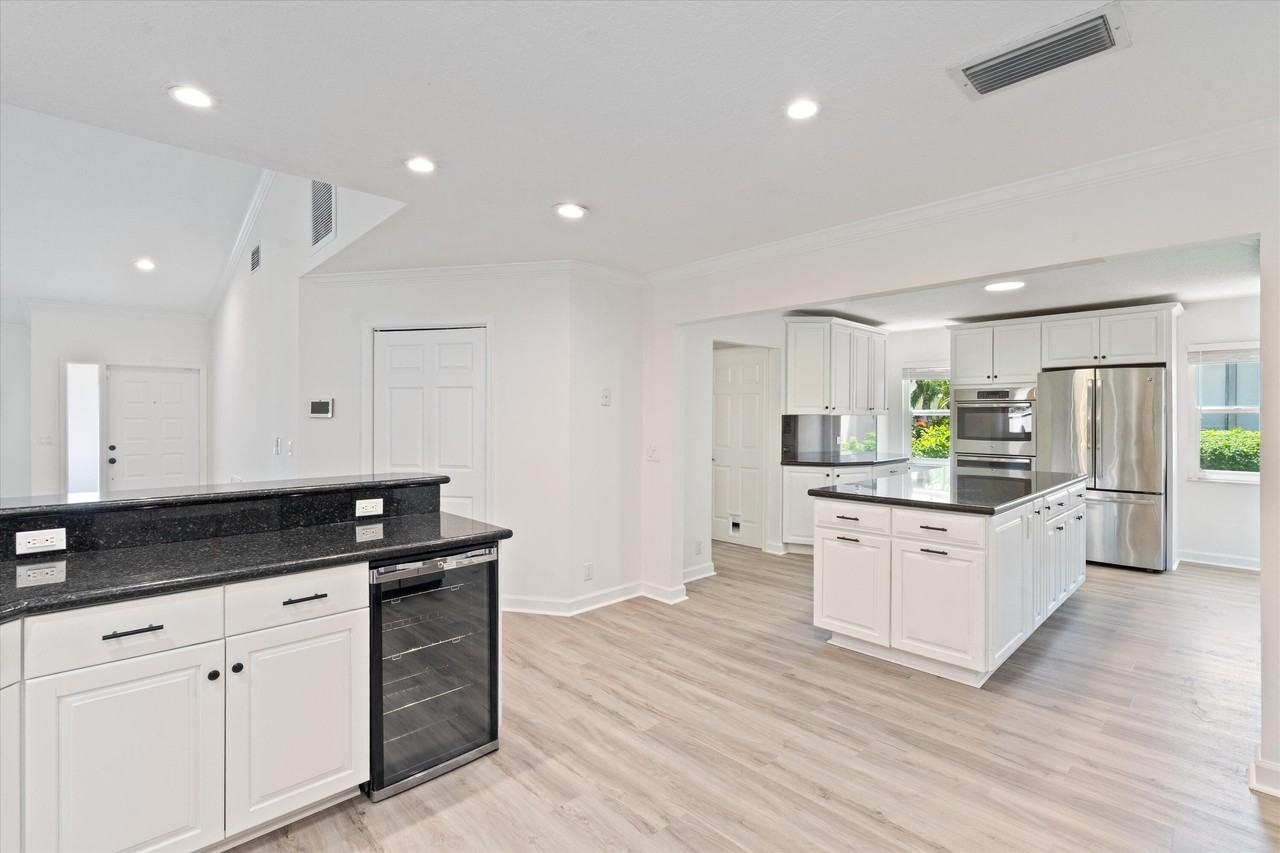 1375 Nw 16th St - Photo 5 of 25