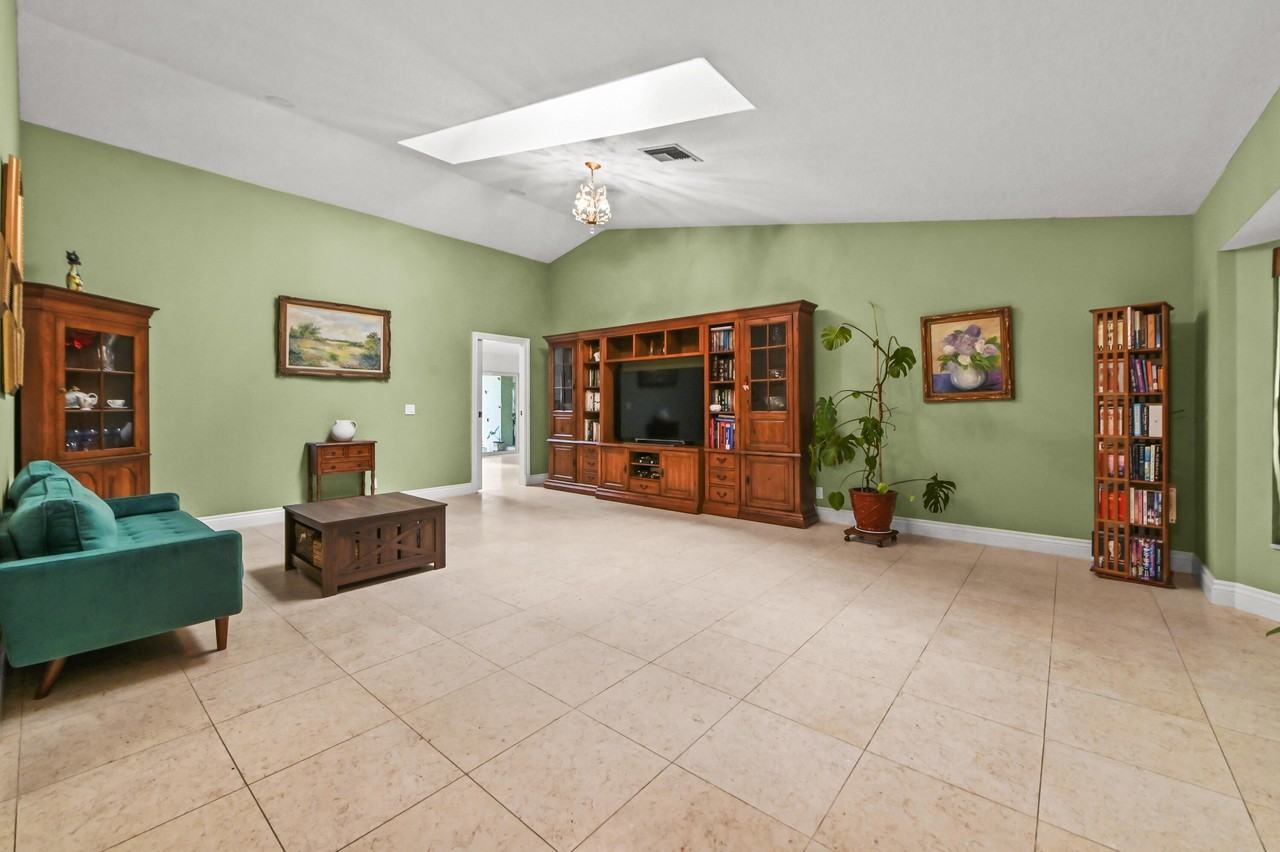 12369 157th St N - Photo 6 of 28