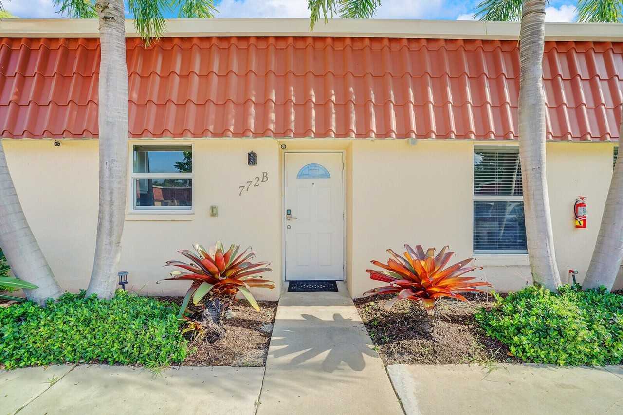 772 Nantucket Cir #B - Photo 2 of 42