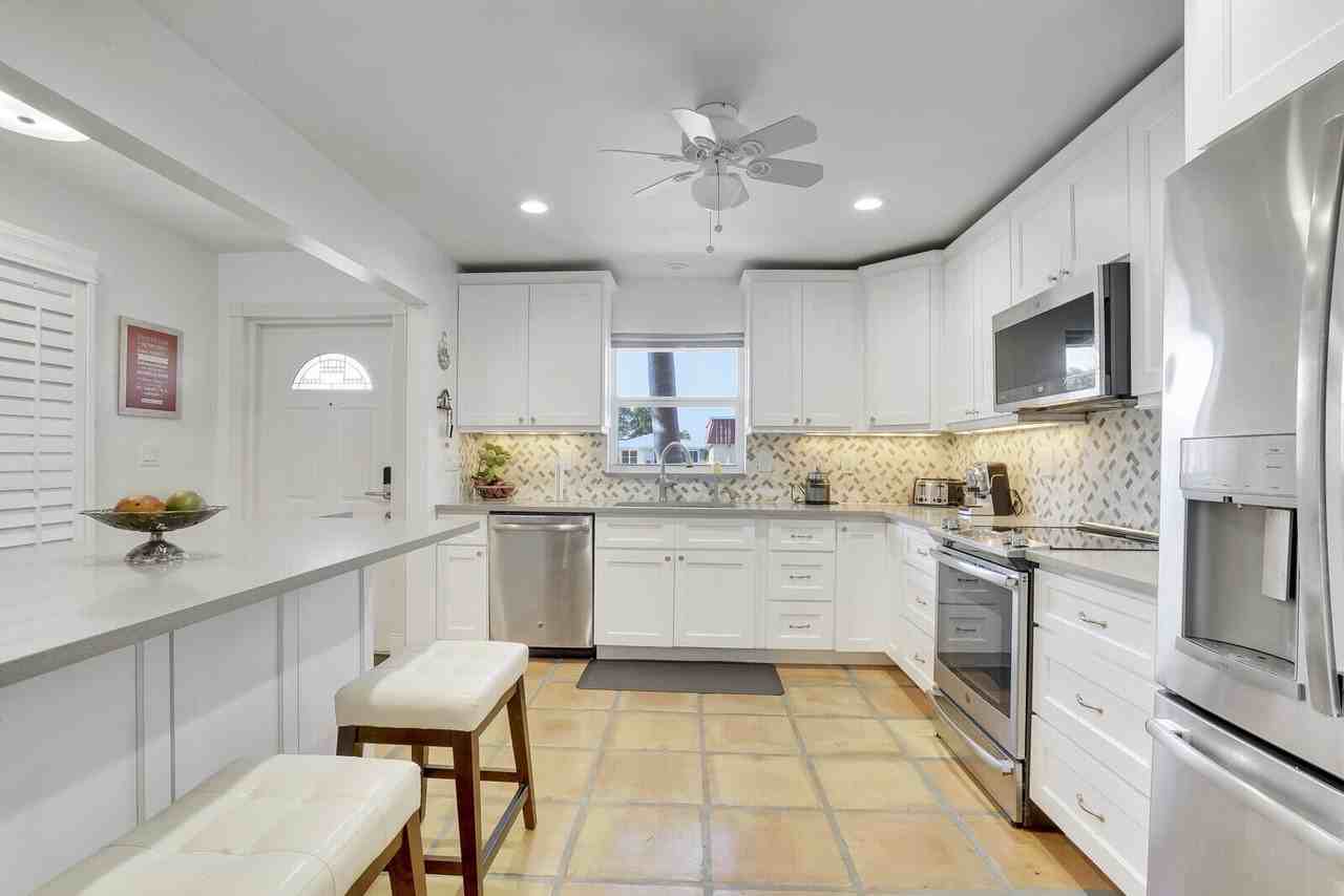 772 Nantucket Cir #B - Photo 7 of 42