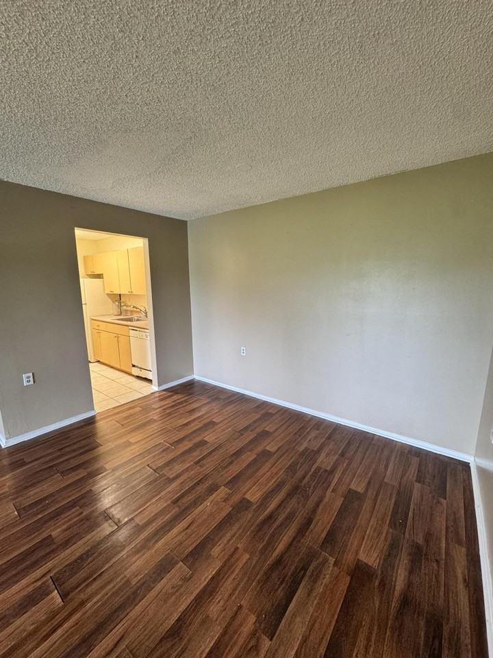 1167 N Benoist Farms Rd - Photo 2 of 14