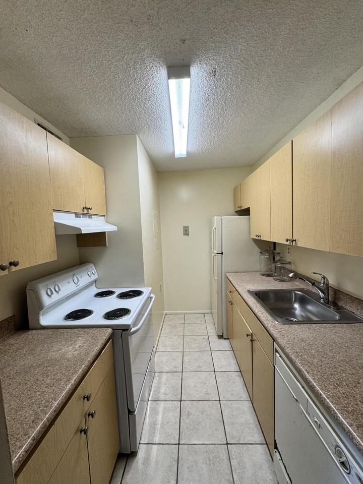 1167 N Benoist Farms Rd - Photo 4 of 14