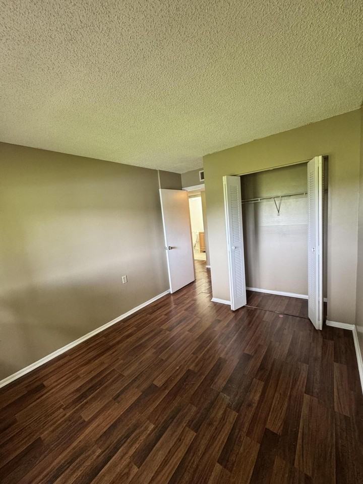 1167 N Benoist Farms Rd - Photo 7 of 14