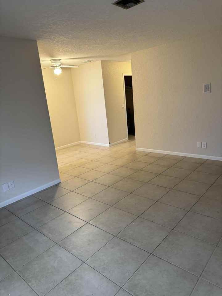 220 Croton Ave #210 - Photo 5 of 10