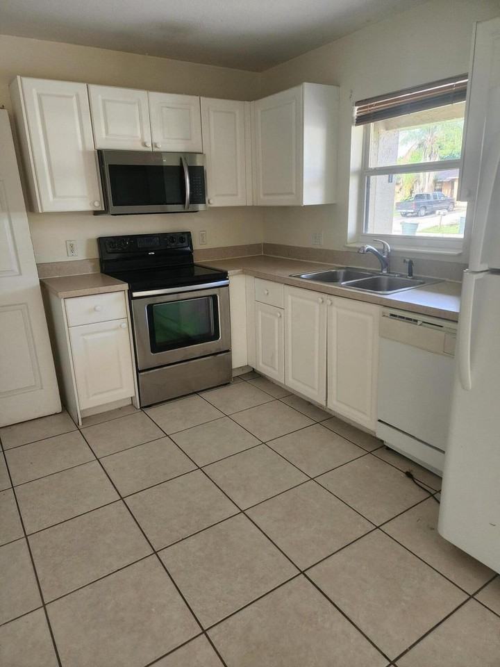 4480 Timber Ridge Ln #4484 - Photo 3 of 6
