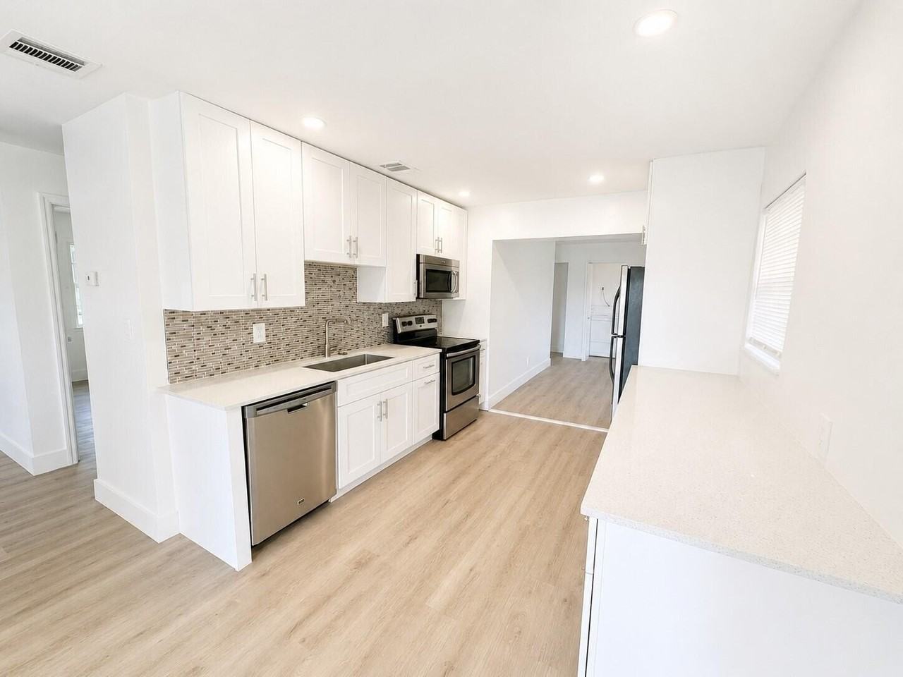 913 N 18th St #0 - Photo 2 of 14