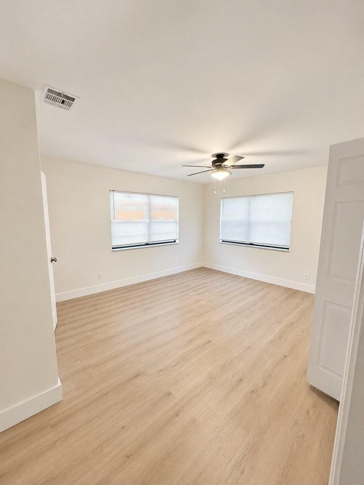 913 N 18th St #0 - Photo 5 of 14