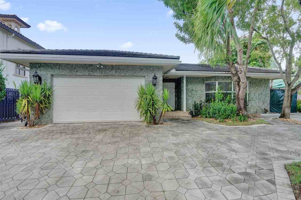 2427 Sea Island Dr - Photo 3 of 42
