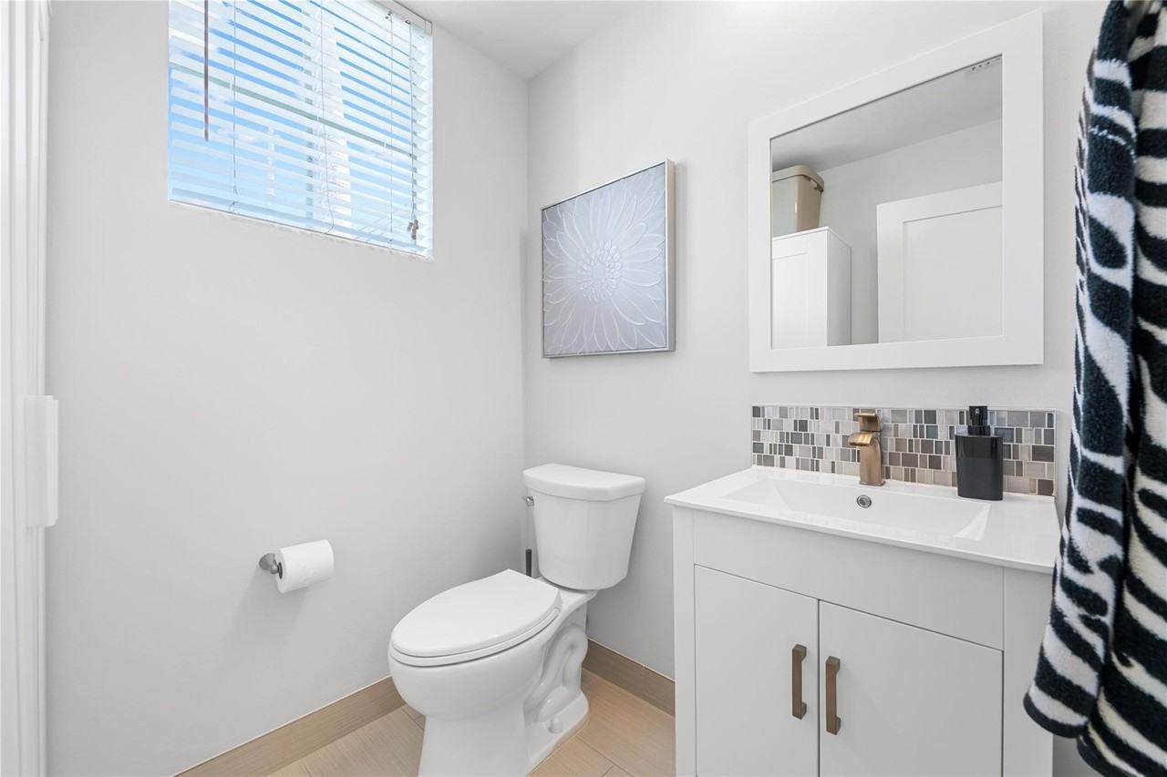 240 Ne 2nd St #6F - Photo 6 of 26