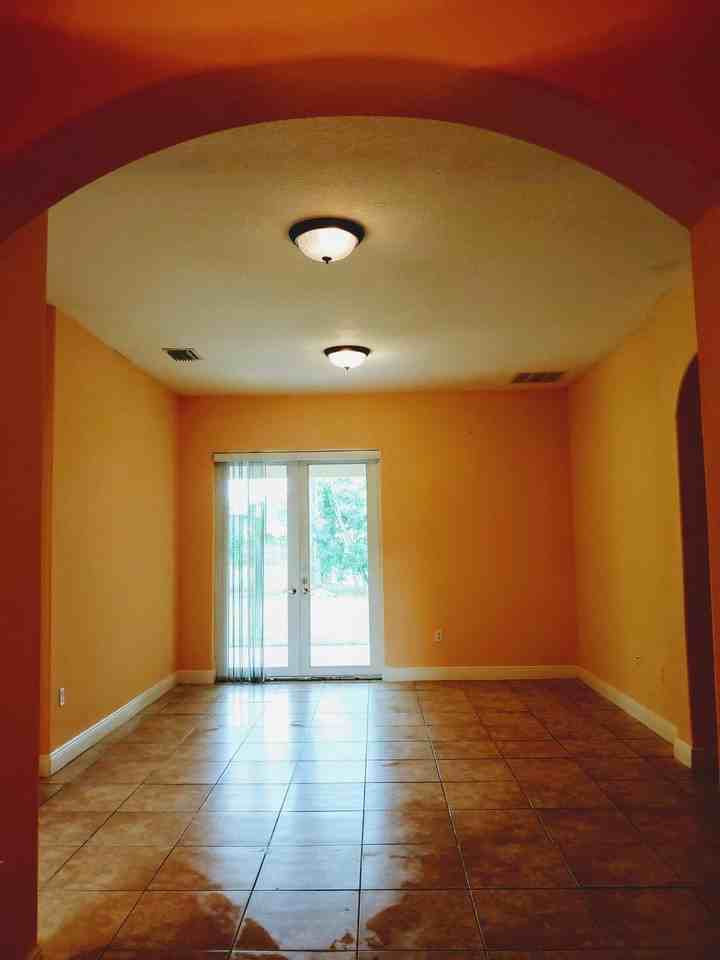 2449 Sw Savage Blvd - Photo 4 of 22