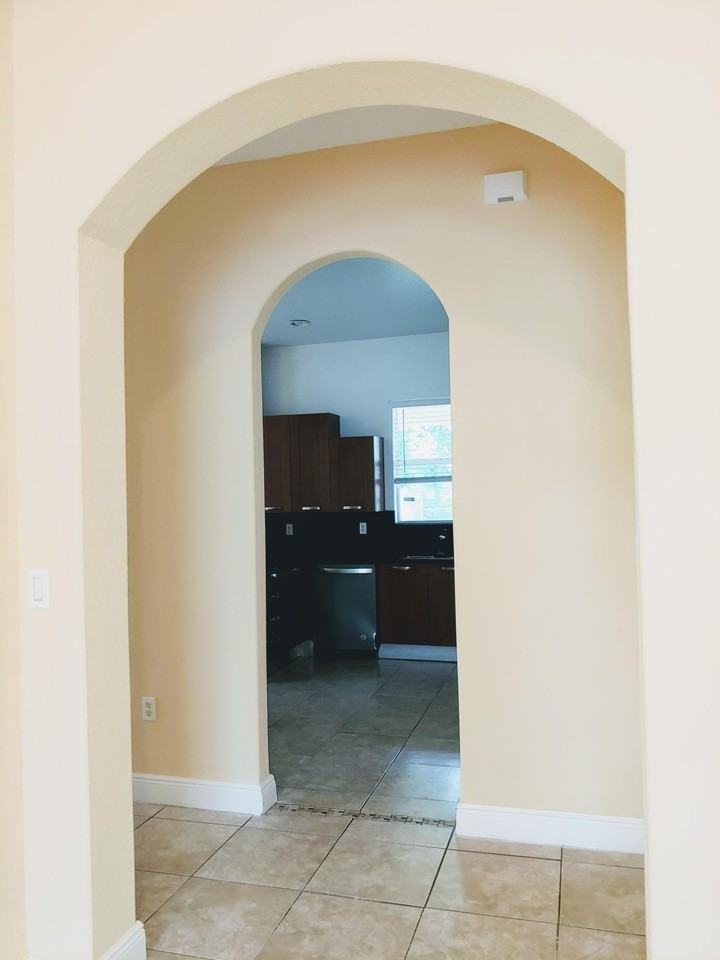 2449 Sw Savage Blvd - Photo 7 of 22