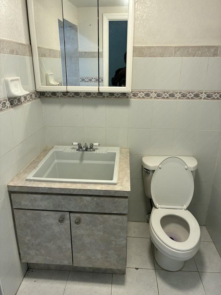 820 Sw 9th St #1-8 - Photo 6 of 7