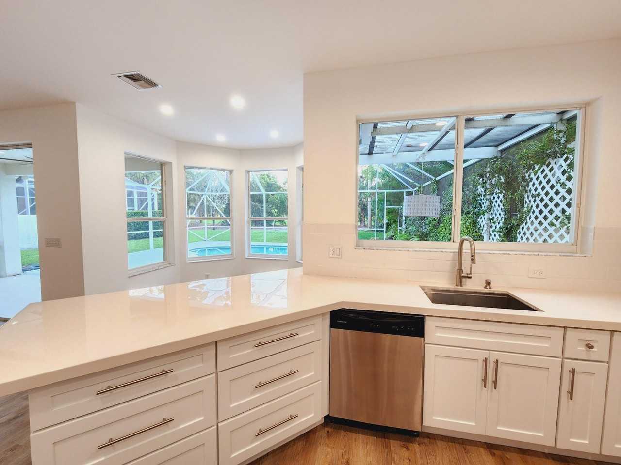 15188 Oak Chase Ct - Photo 4 of 22