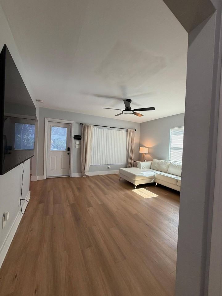 217 E 24th St - Photo 3 of 17