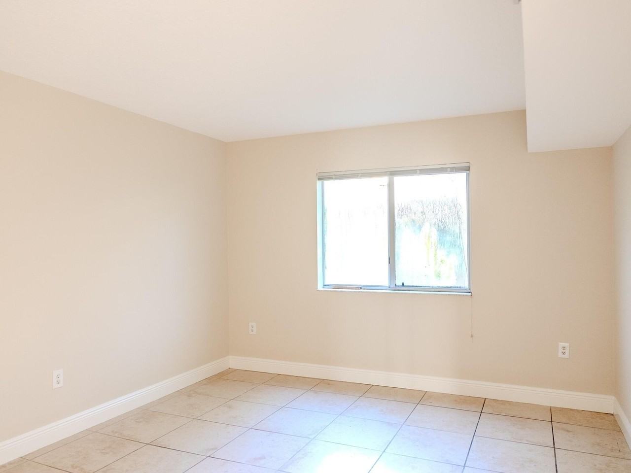 4785 Sw 62nd Ave #102 - Photo 6 of 9