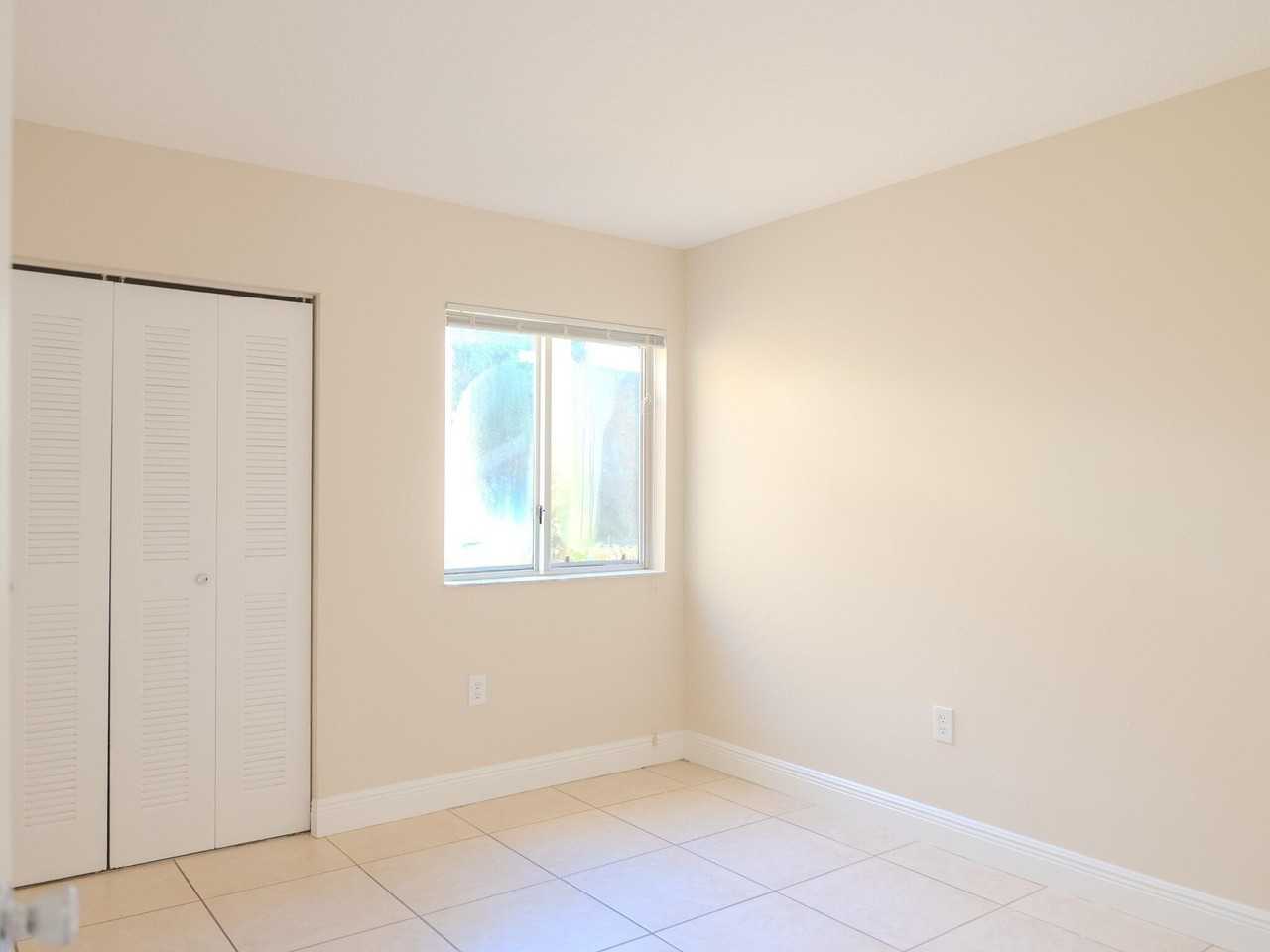 4785 Sw 62nd Ave #102 - Photo 7 of 9