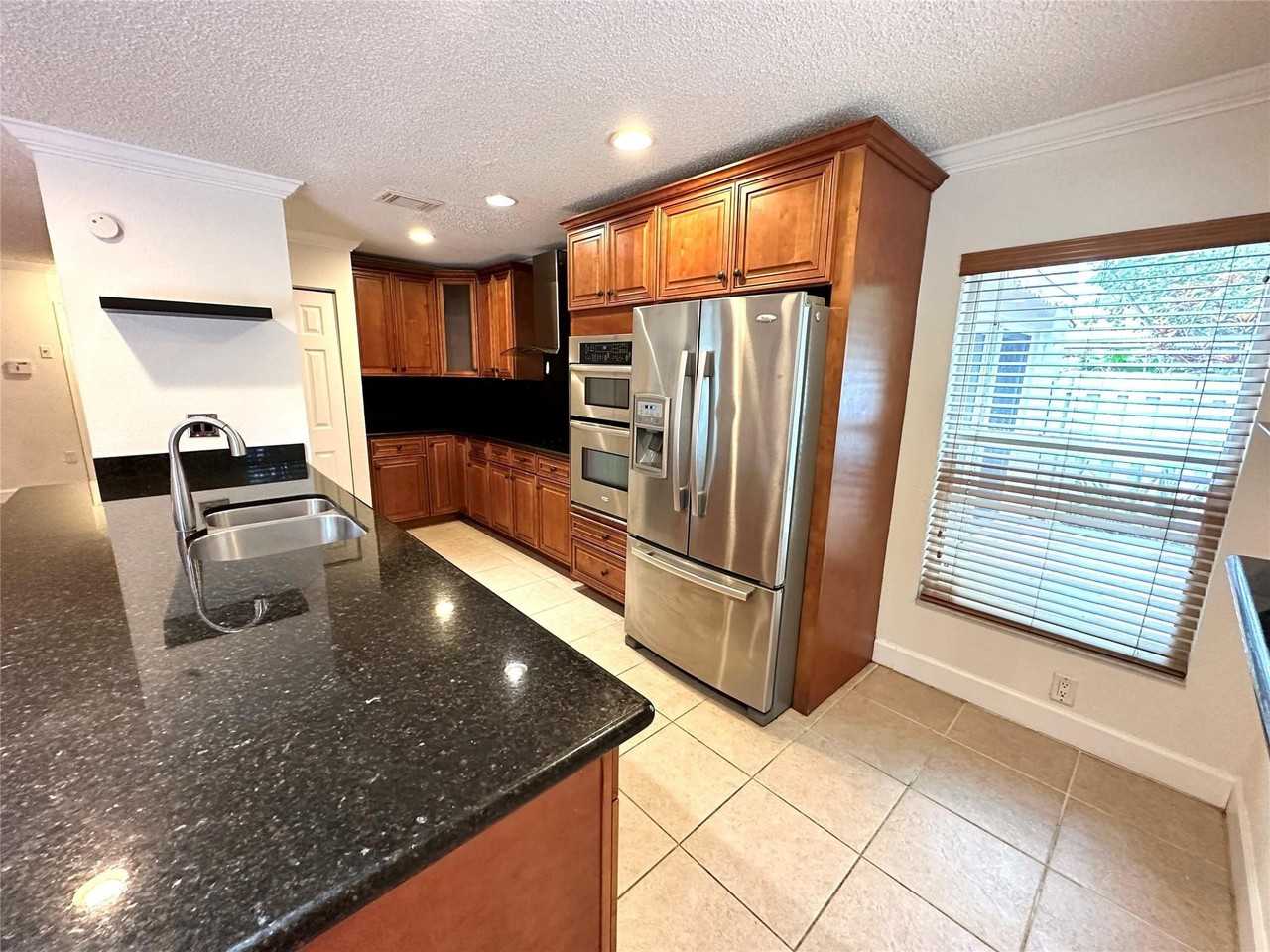 12624 Nw 11th Ct - Photo 6 of 23
