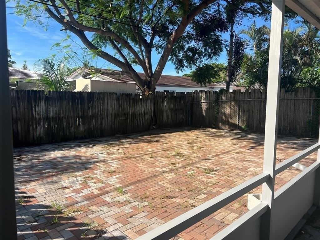 420 Se 13th Dr - Photo 4 of 19