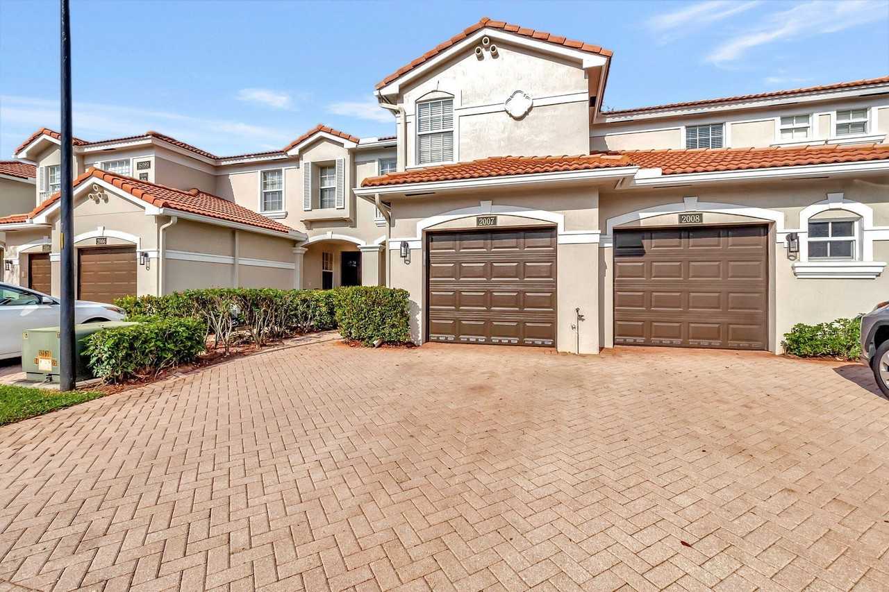 16089 Poppyseed Cir #2007 - Photo 3 of 38