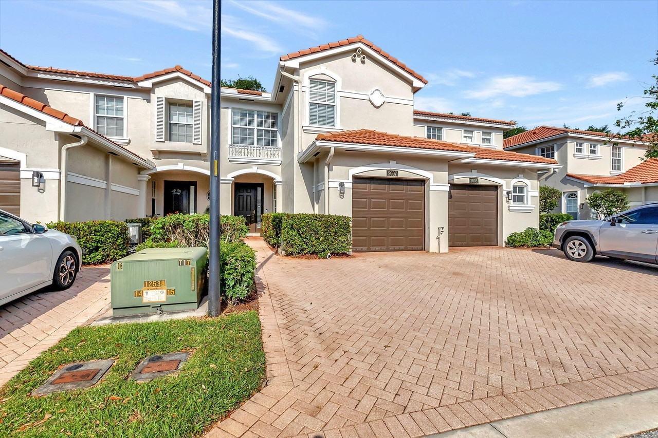 16089 Poppyseed Cir #2007 - Photo 4 of 38