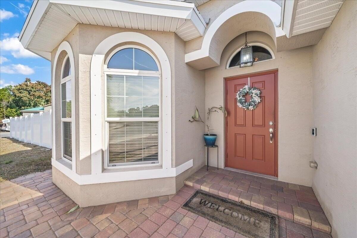 340 Palm Breezes Dr - Photo 3 of 31