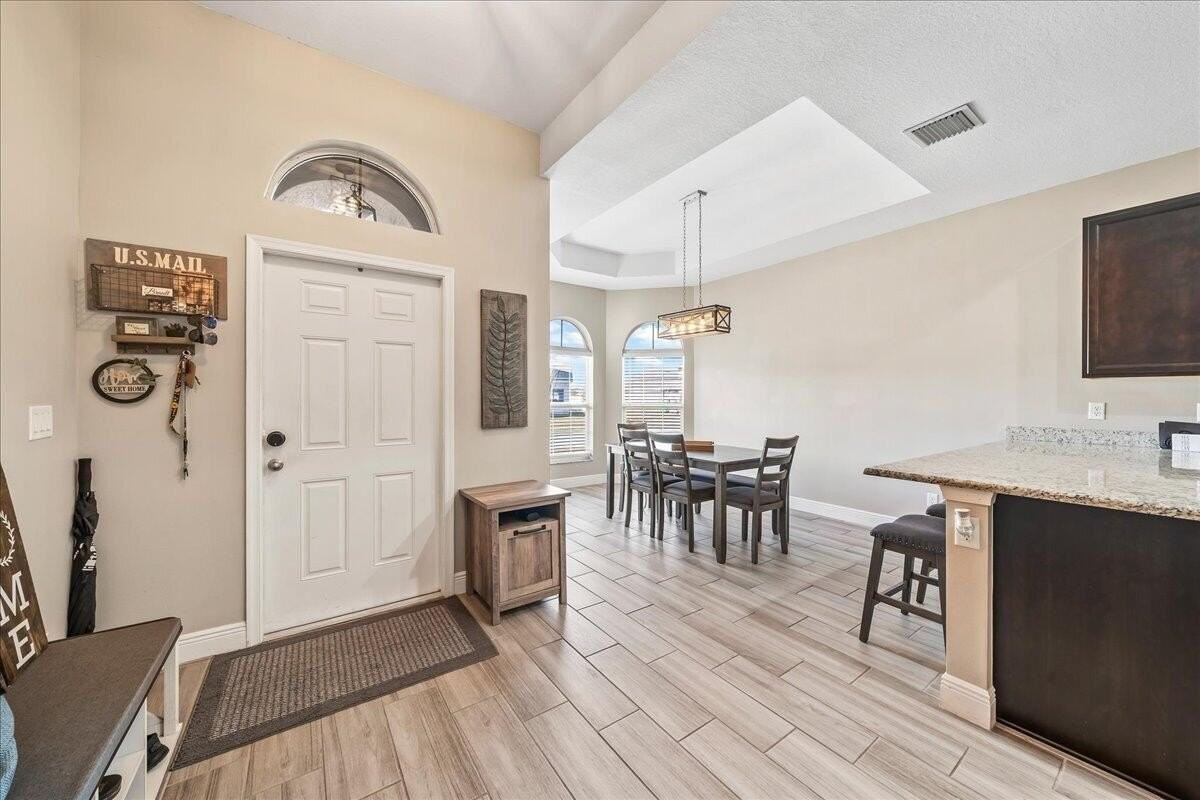 340 Palm Breezes Dr - Photo 6 of 31