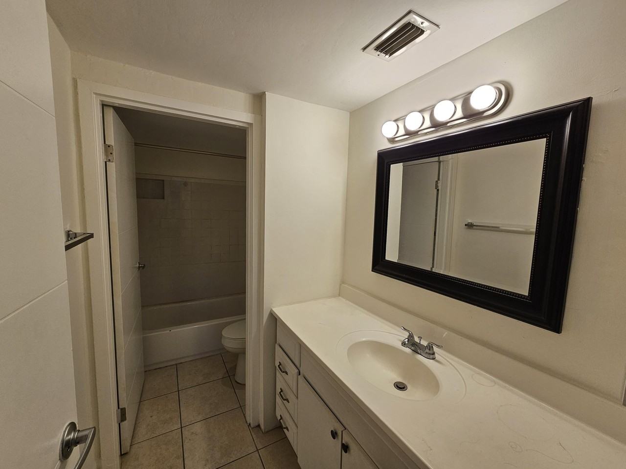 8441 Forest Hills Dr #302 - Photo 7 of 10