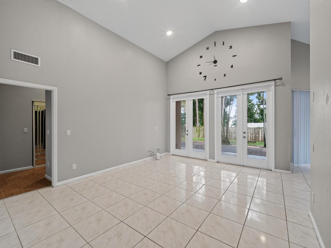 4059 Sw Kamsler St - Photo 5 of 39