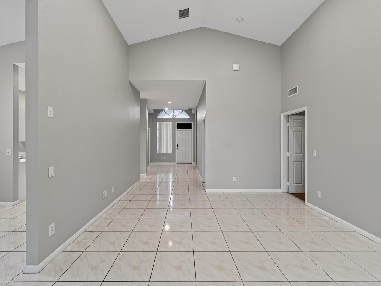 4059 Sw Kamsler St - Photo 6 of 39
