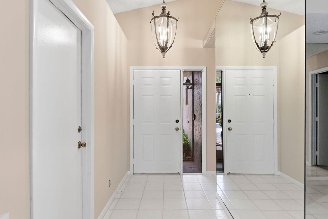 6170 Bay Isles Dr - Photo 3 of 27