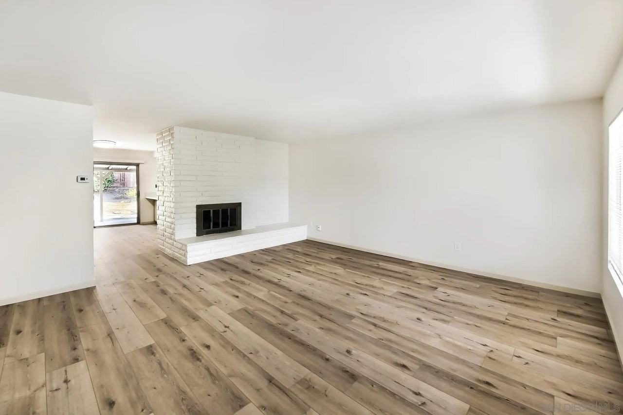 6095 Agee St - Photo 4 of 19