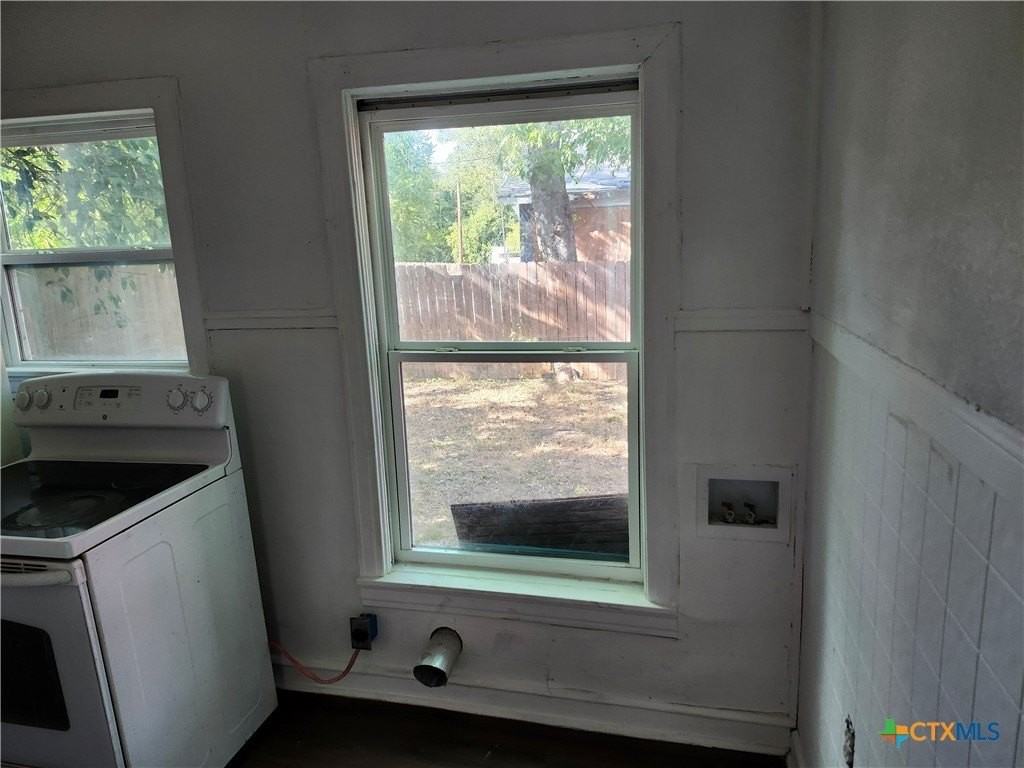 1116 S 2nd St - Photo 6 of 14