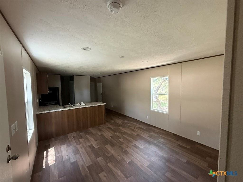 307 Quail Run St - Photo 2 of 19